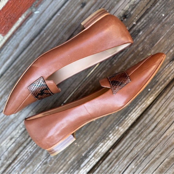 CLARKS Brown Leather Pointed Toe Flats Snakeskin Accent Loafers 8.5 - Picture 6 of 6